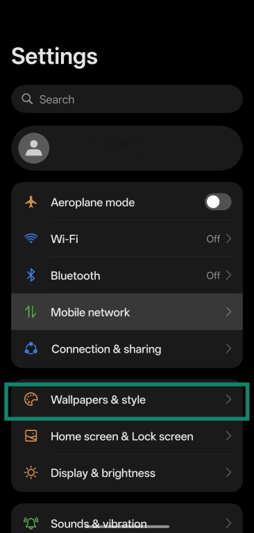 Screenshot showing how to access the Wallpapers & style menu from OnePlus' settings menu