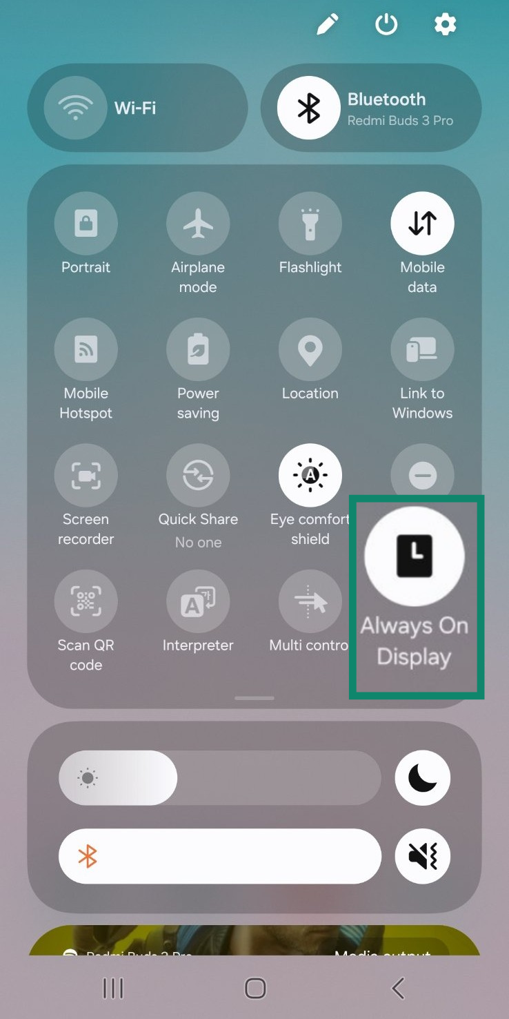Toggling the Always On Display setting through Samsung's Quick Settings menu